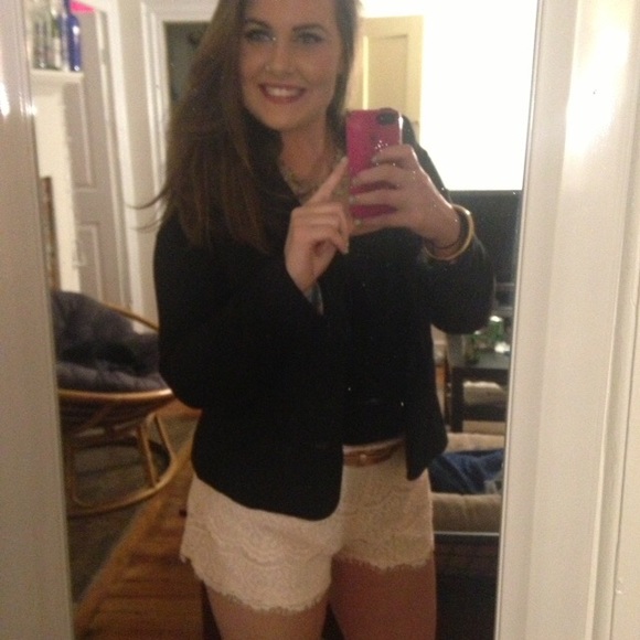 Gray lace shorts - Picture 3 of 3