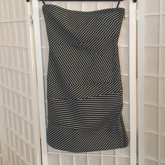 BEST OFFER-Banana Republic side zip tube dress