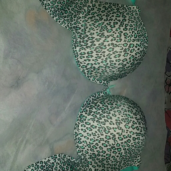 Fairly new Victoria Secret leopard 38c bra