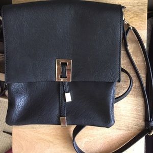 Cross-shoulder Bag