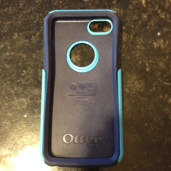 iPhone 5C otter box - Picture 2 of 3