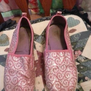 Pink sparking shoes