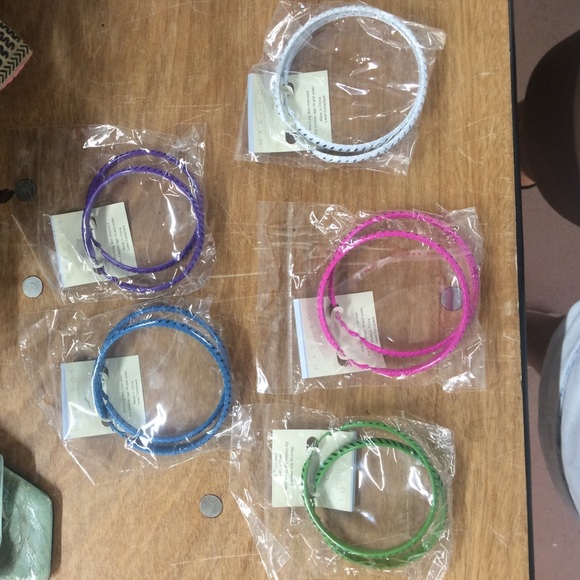 Earrings (comment which color you want) - Picture 1 of 1