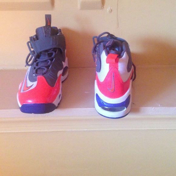 Griffey JR - Picture 3 of 3