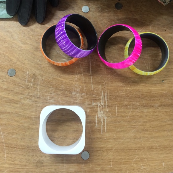 Bracelets - Picture 1 of 1