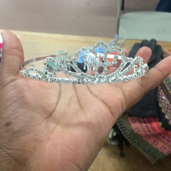Tiara - Picture 1 of 1