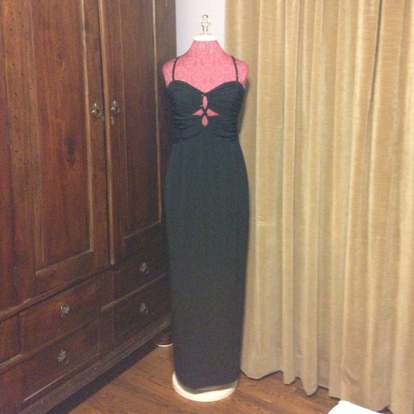 Gorgeous black gown with beaded cut-out. Size 10