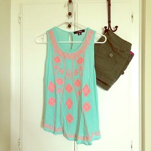 ❌Bundled Cute bright top