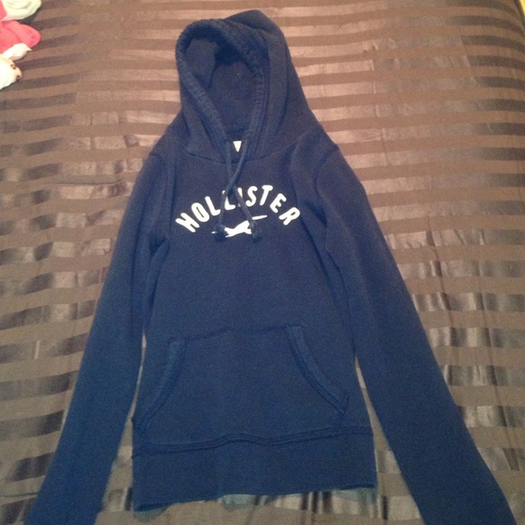 Navy Hollister sweatshirt