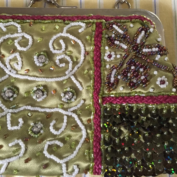 Gorgeous sequin purse. New w/o tags - Picture 2 of 4