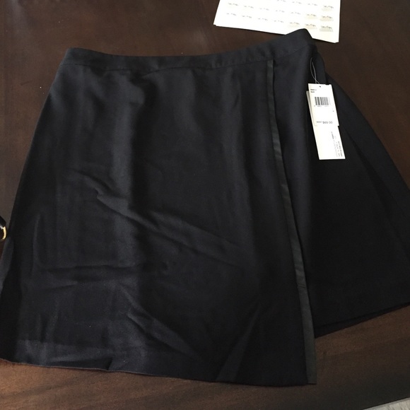 Brand new with tags ! Kensie skirt