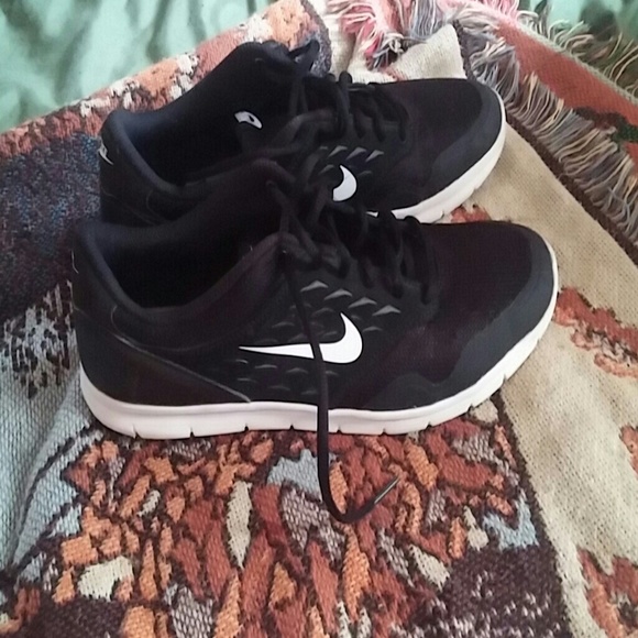 Sz 11 woman's Nike Orive sneakers
