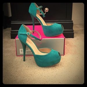 Emerald Melissa pump