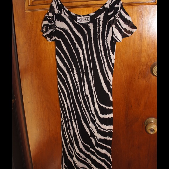 Maxi dress-spaghetti straps and curtain sleeves