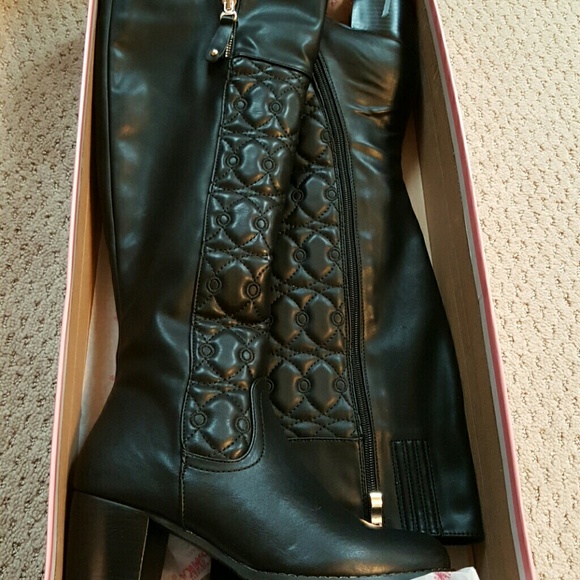 Via Pinky Shoes - Black Knee High Boots