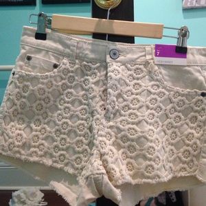 Mossimo Off White floral patterned Jean shorts