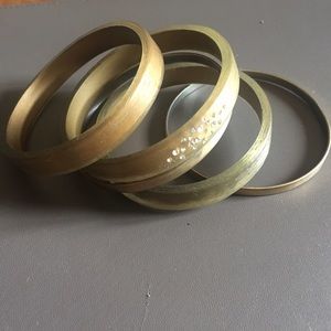 Bangle bracelet