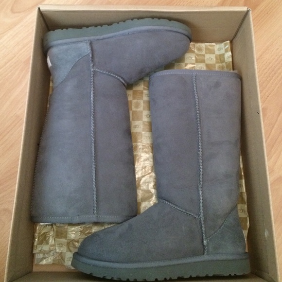 🚫SOLD🚫 Classic Tall Grey Ugg Boots - Picture 4 of 4