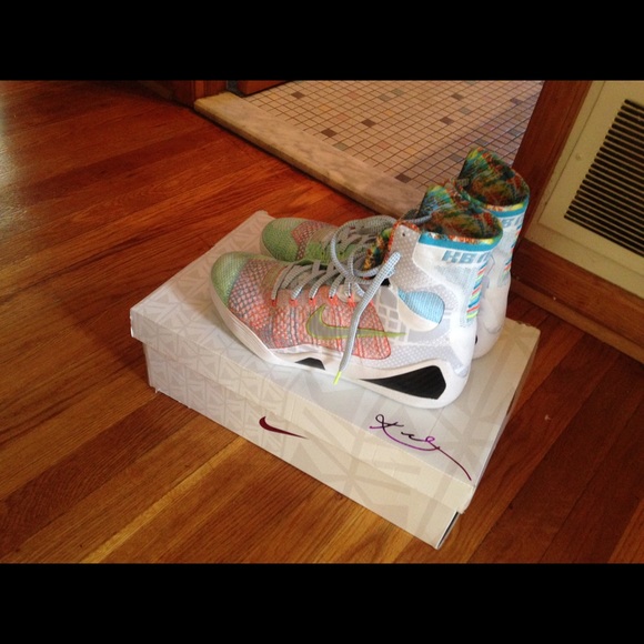 KOBE 9 ELITE 'WHAT THE' - Picture 2 of 4