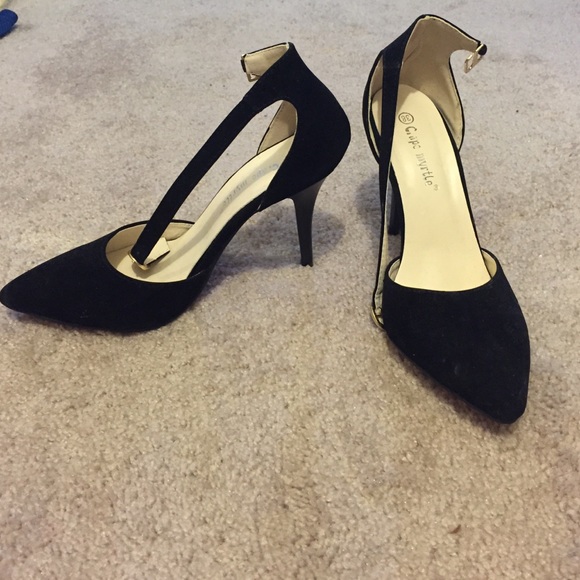 Shoes - Black heels