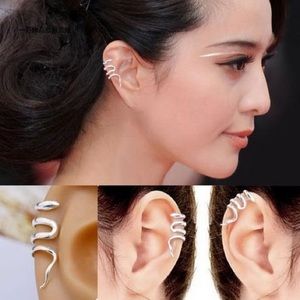Silve Snake Squiggle Earcuff