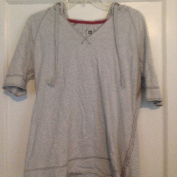 Short sleeved Gap RED hoodie