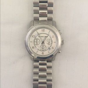 Michael Kors Runway oversized watch - silver