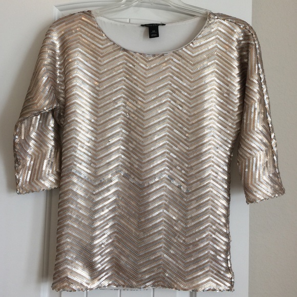 White House Market Gorgeous sequined top!!