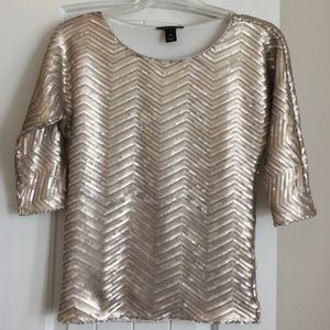 White House Market Gorgeous sequined top!!