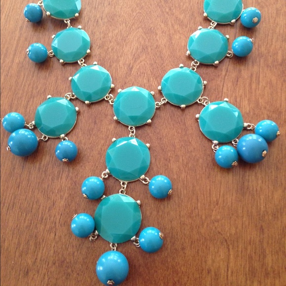 SOLD Teal Statement Necklace - Picture 2 of 4