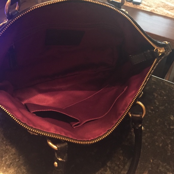 Coach black leather purse like new - Picture 3 of 4