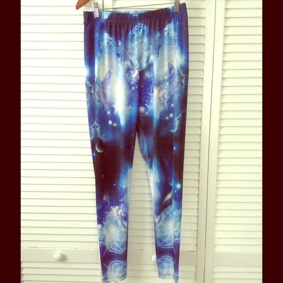 Spring cleaning. Only worn once.