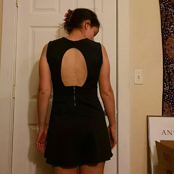 Black Monteau Skater Dress - Picture 4 of 4