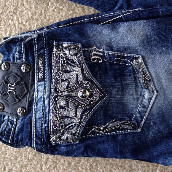 Skinny leg Miss Me jeans 25