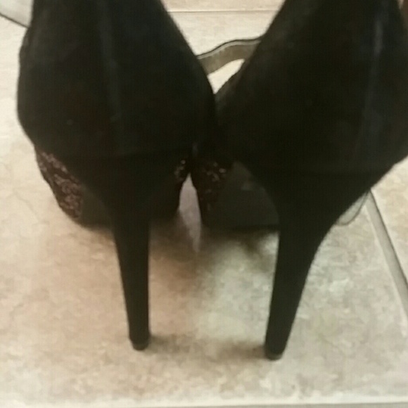 Strap pumps - Picture 3 of 4