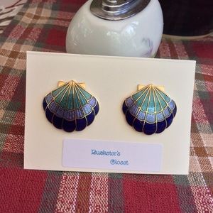 Seashell Cloisonné Pierced Earrings