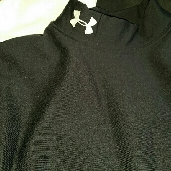 UNDER ARMOUR compression long sleeve shirt