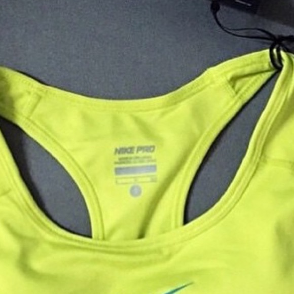 Nike sports bra - Picture 2 of 2