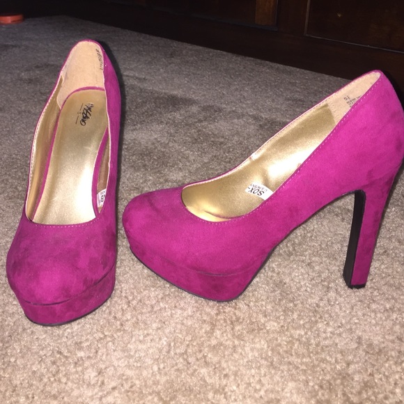 Fuchsia Pumps