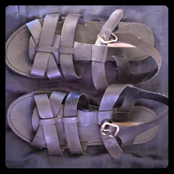 Steve Madden - Picture 1 of 3