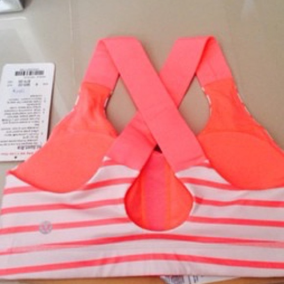 Lulu lemon sports bra - Picture 2 of 2