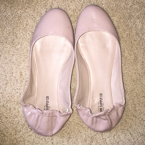Nude flats