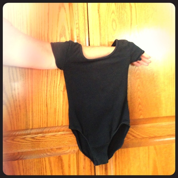 Simple black short sleeved leotard