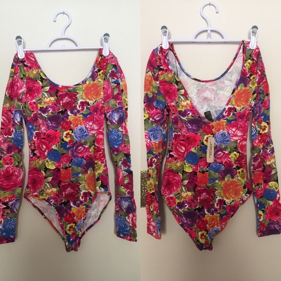 🚫Sold🚫 Forever 21 floral bodysuit (NWT)