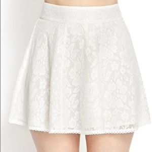 Forever 21
White Crocheted Lace A-Line Skirt