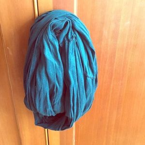 express Infiniti scarf