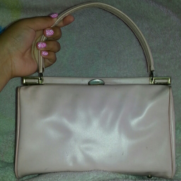 Light pink old style hangbag