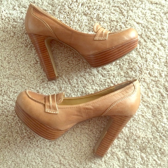 Caramel heels