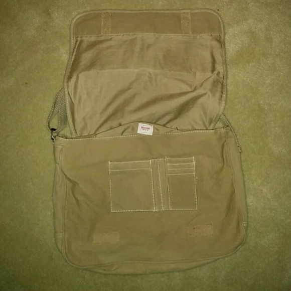 Mossimo - Picture 2 of 4