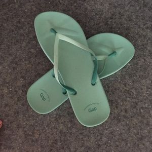 Gap Flip flops